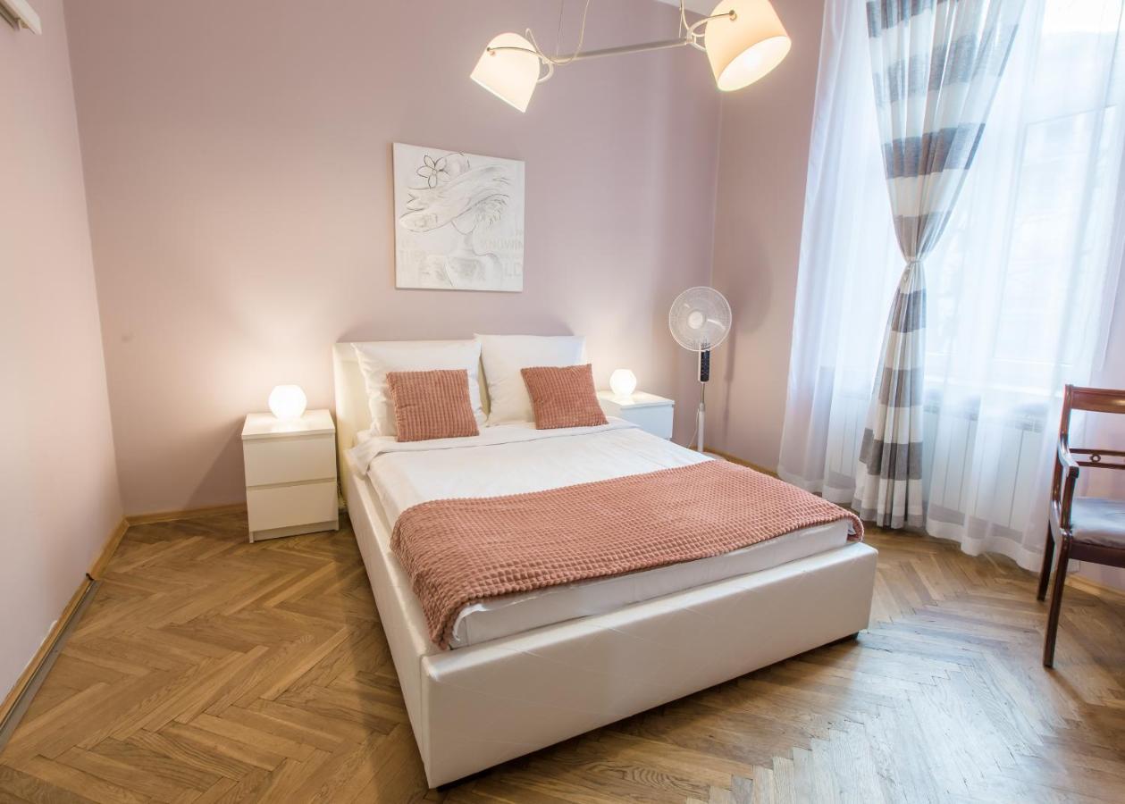 Ar Apartament *
