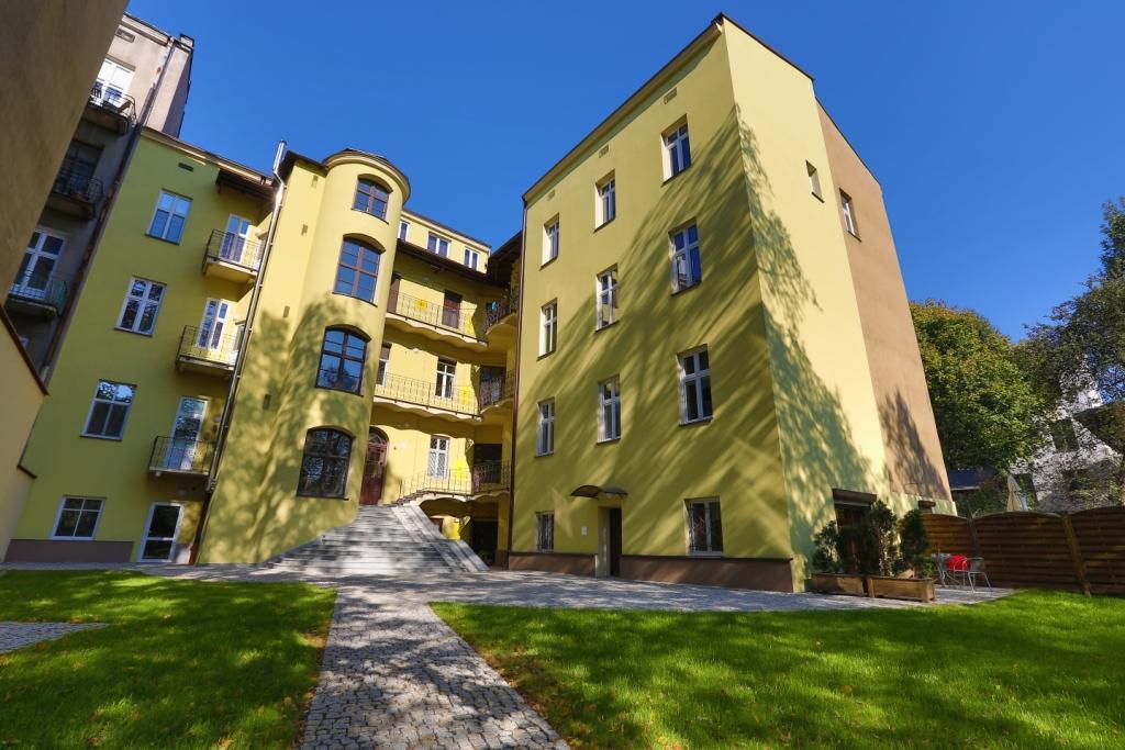 Apartament Ar *